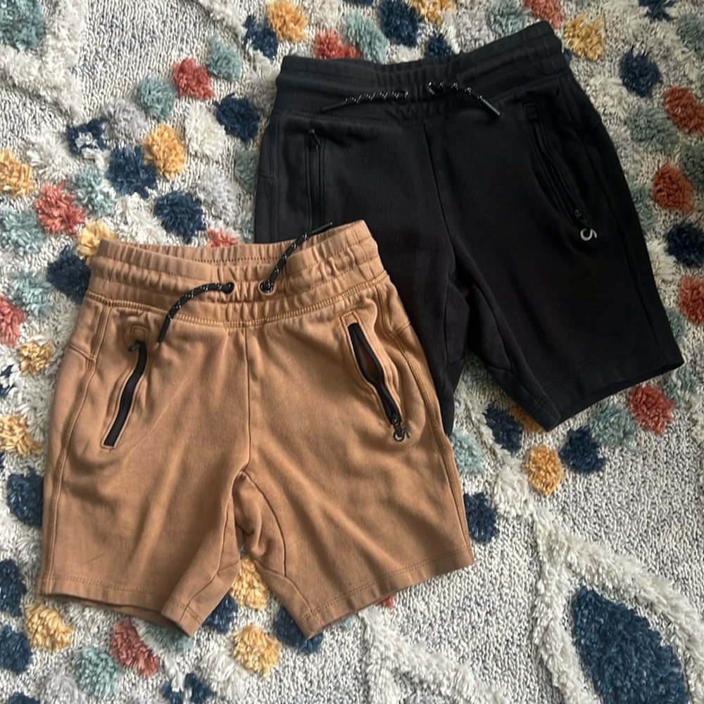 Boys size small Gapfit jogger shorts